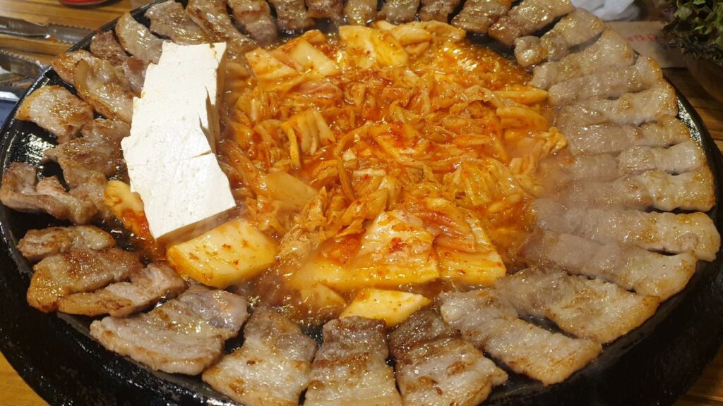 서면 맛집 무쇠김치삼겹 완성