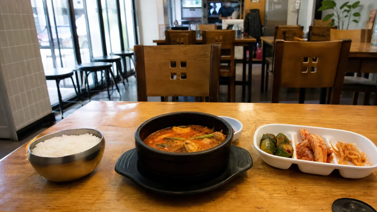 서면 지역 restaurant 방문 전 확인사항을 소개하는 사실적인 참고 이미지