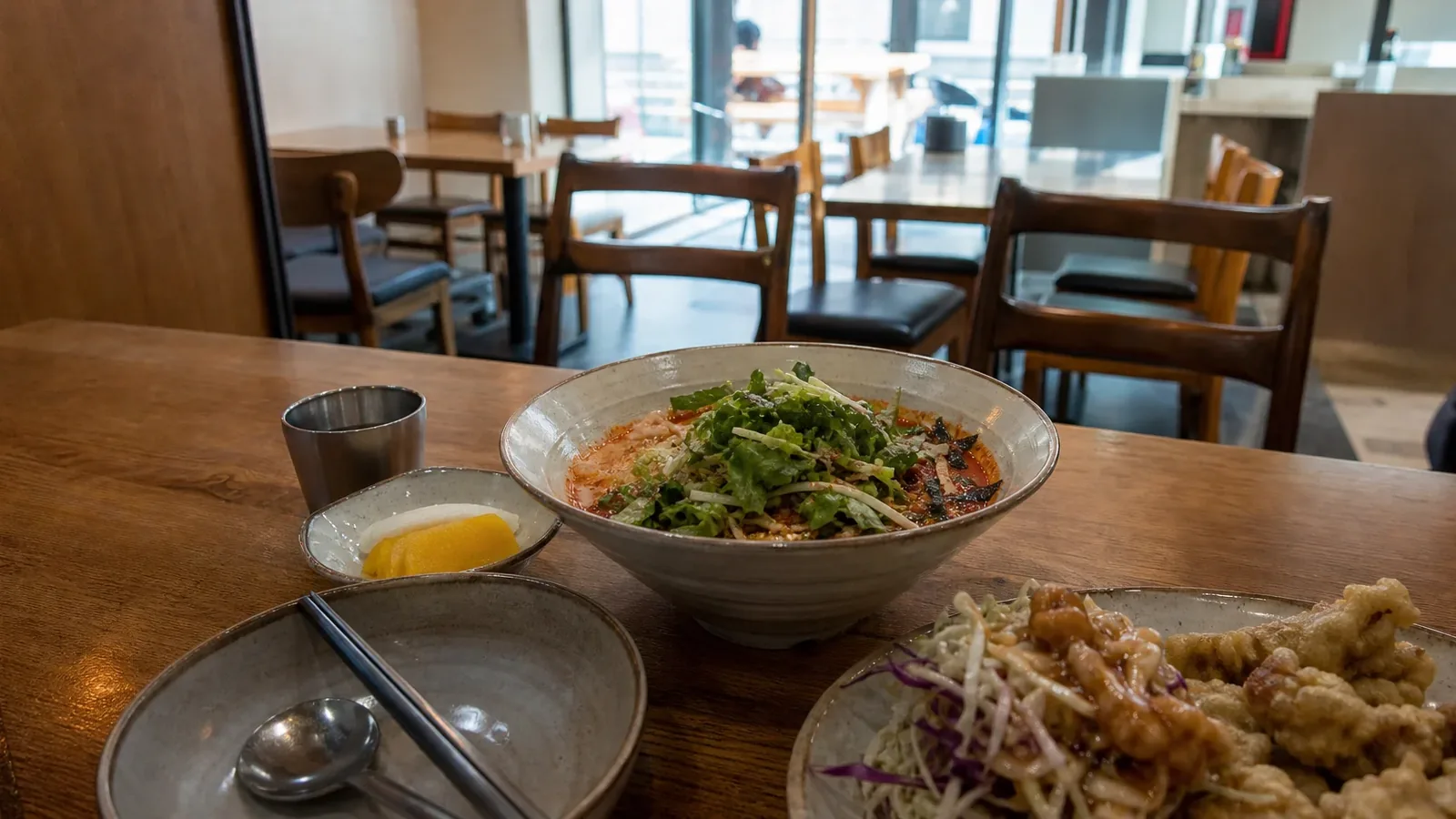 서면 지역 restaurant 방문 전 확인사항을 소개하는 사실적인 참고 이미지